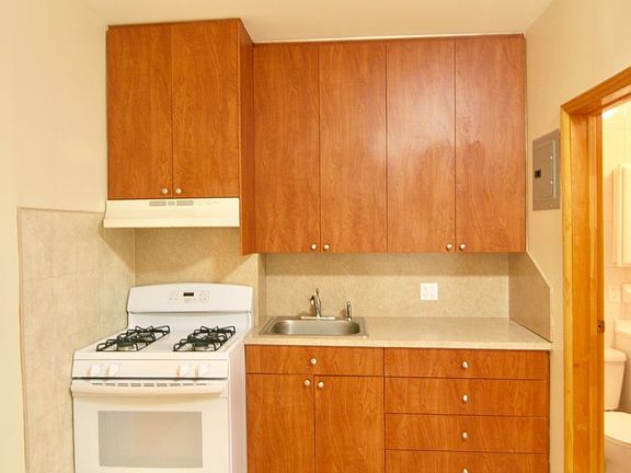 5th image of 4611 30th Ave APT 2R