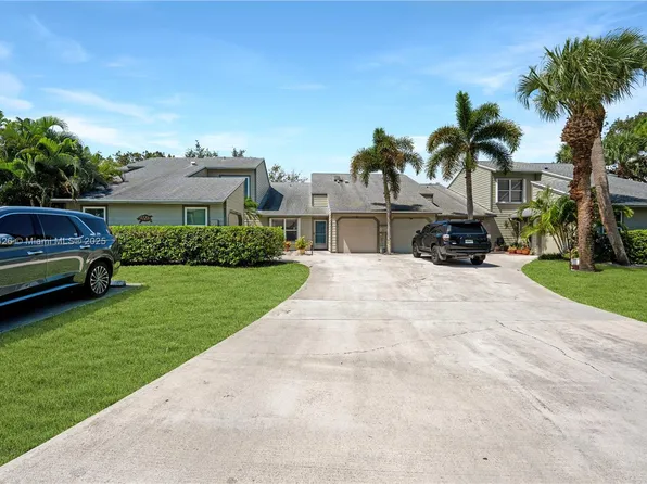 894 NE Sandalwood Pl, Jensen Beach, FL 34957