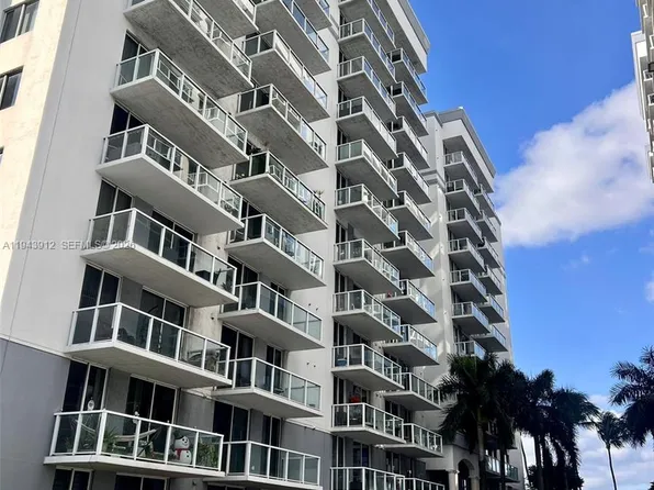 5091 NW 7th St APT 302, Miami, FL 33126