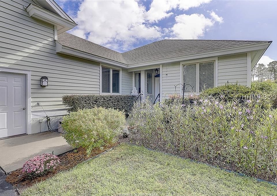 1st image of 41 Royal Pointe Dr
