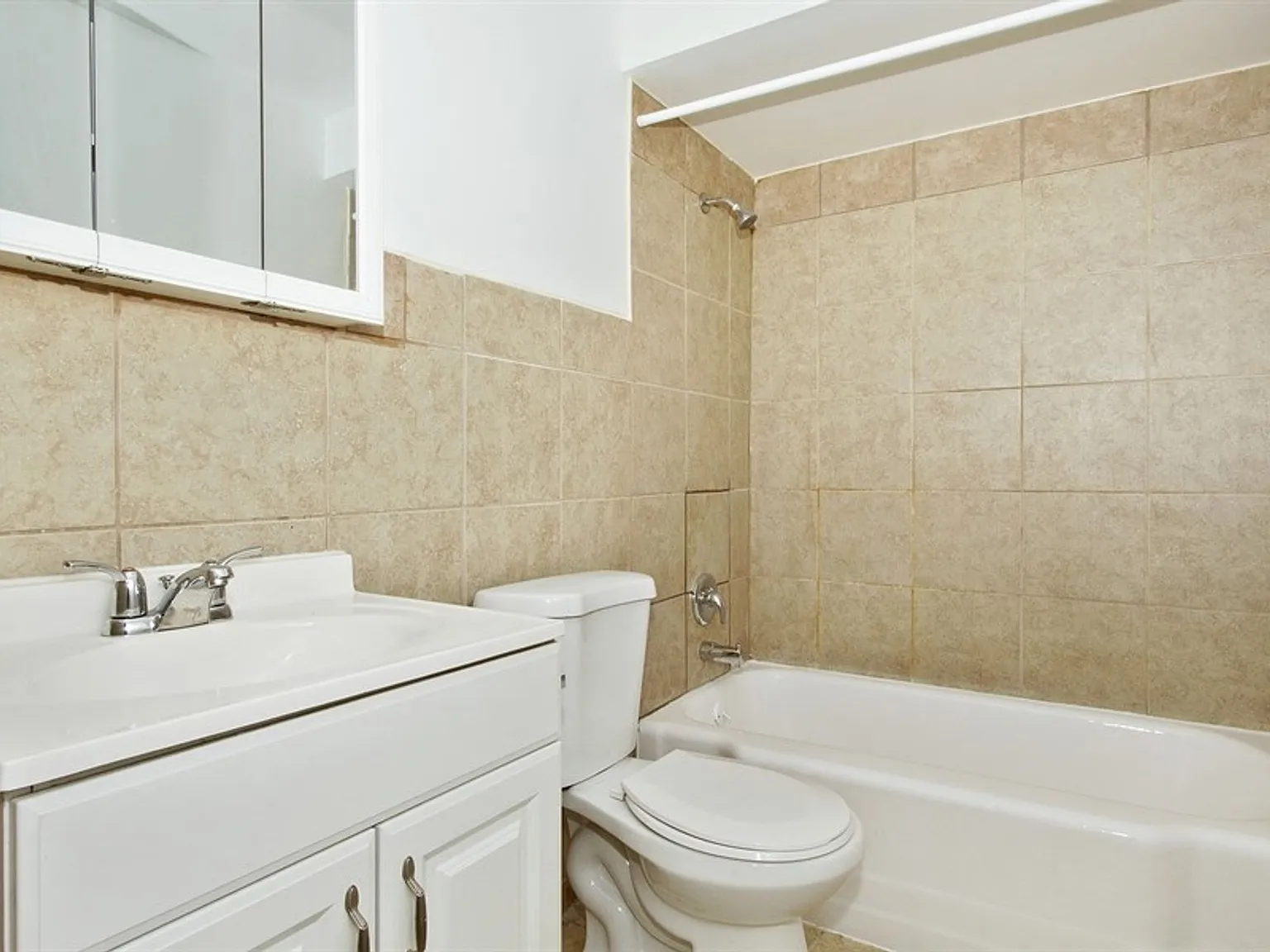 8806 S Cottage Grove — Photo 1