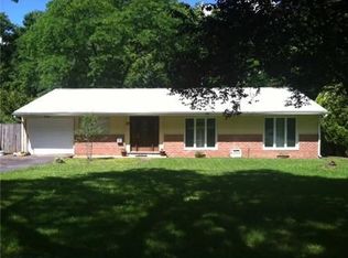 15 Cranston Rd, Kendall Park, NJ 08824