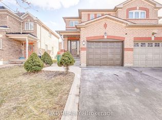 29 Prince Cres, Brampton, ON L7A 2C9