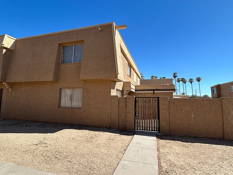 4204 S 47th St — Photo 12