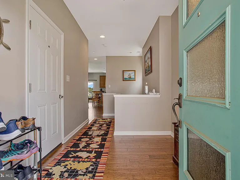 1002 Nabbs Creek Rd — Photo 5