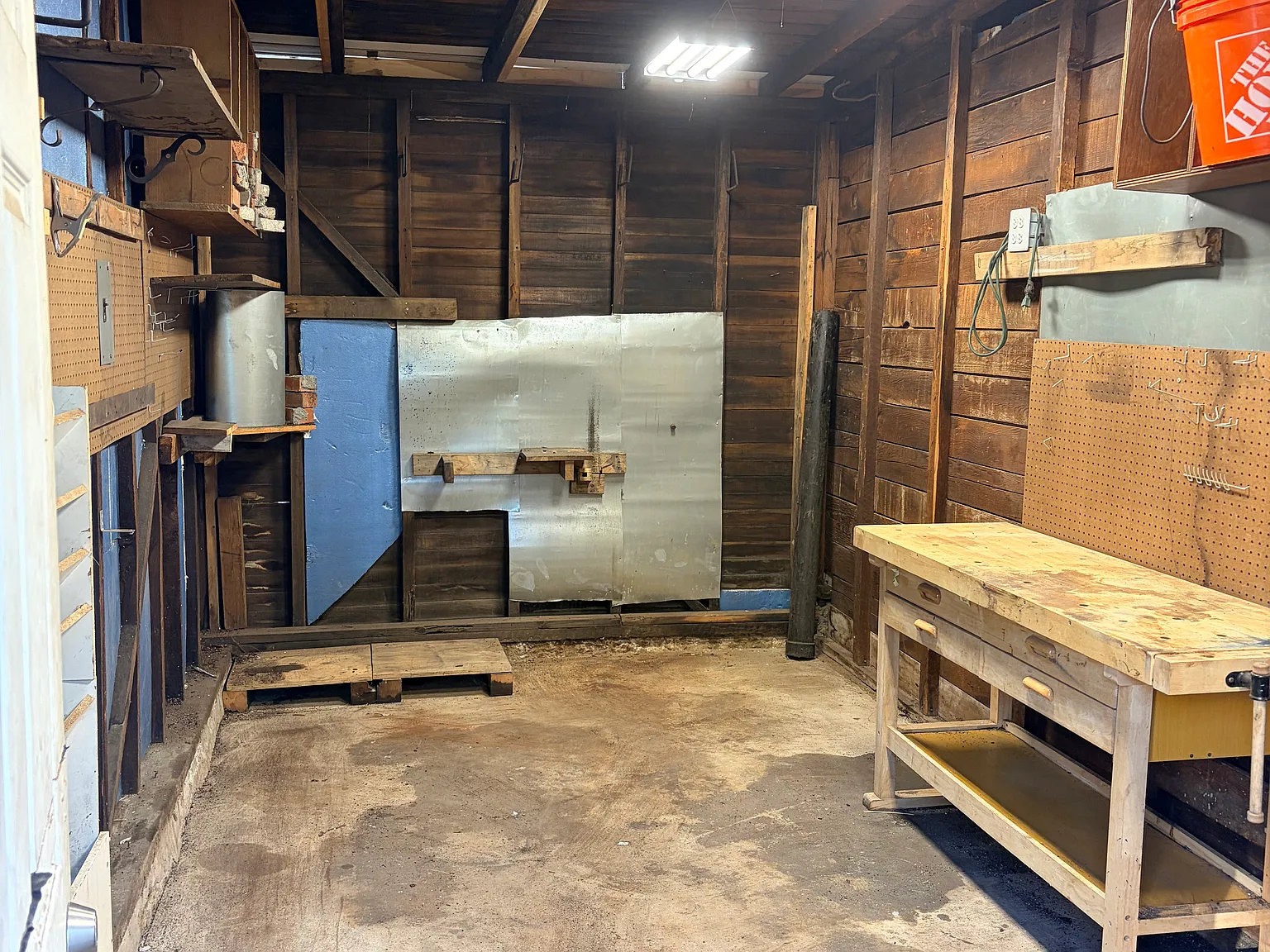 Studio, 200 sqft, $595 — Photo 2