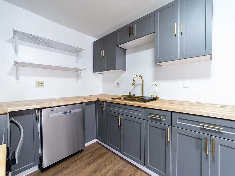 14A Winter St — Photo 2