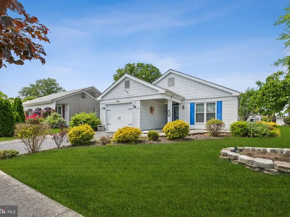 62 Westgate Pl, Manchester, NJ 08759