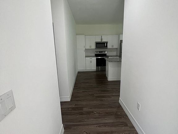 4th image of 337 Bell Blvd S