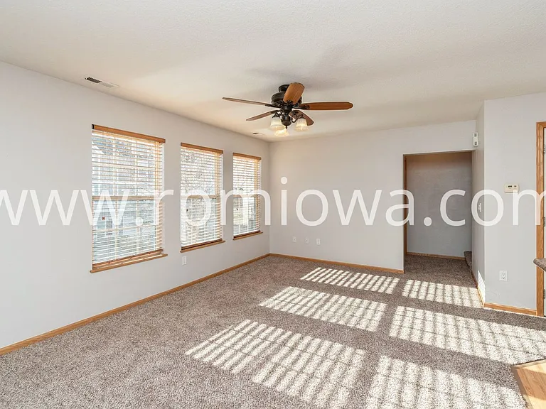 3181 SW Sharmin Ln — Photo 6