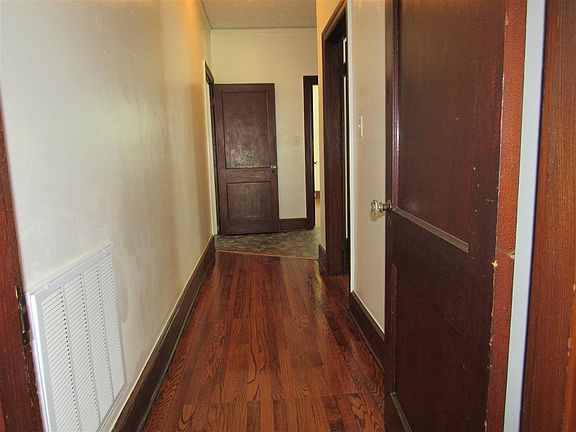 5th image of 212 Lincoln Ave