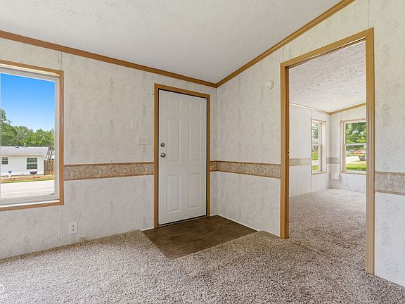 5th image of 6121 North St