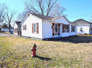 301 W North St, Sesser, IL 62884