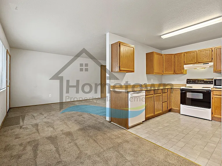 703 N Compton St — Photo 12