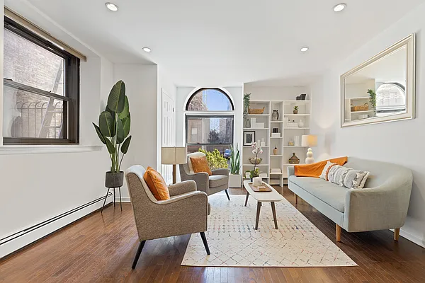 Sold by Compass | media 2