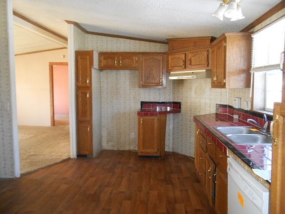 2nd image of 28093 Ruskin Ave
