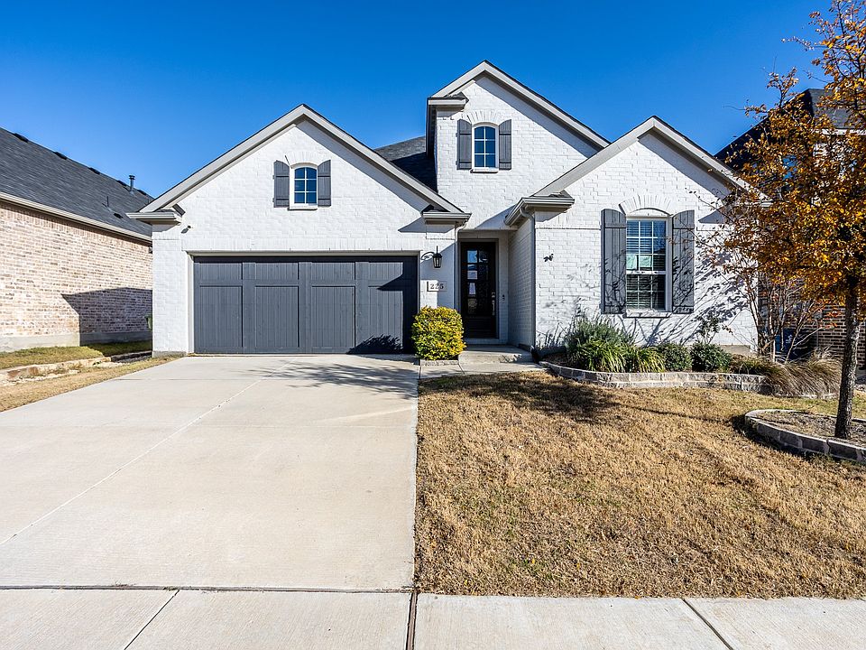 1st image of 225 Glenwood Dr