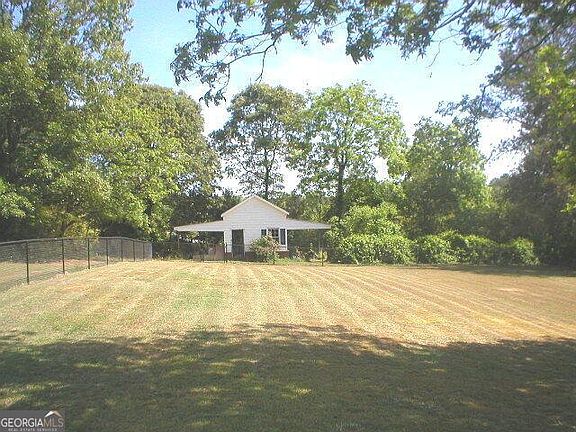 3rd image of 919 Stewart Rd