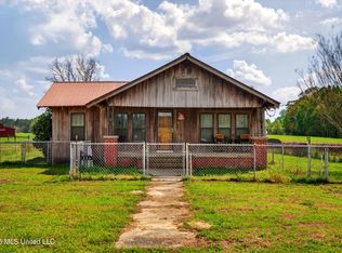554 Homer Ladner Rd, Poplarville, MS 39470