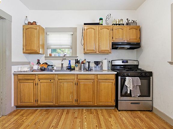 5th image of 1102 10th St