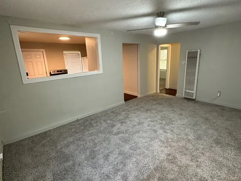 1301 Sewell St — Photo 3