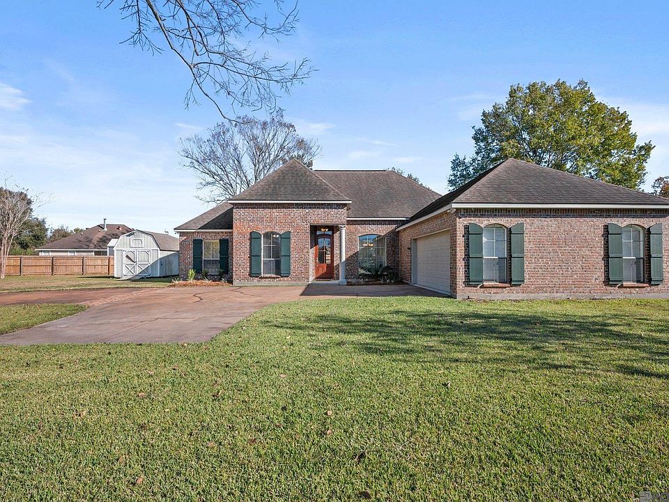 1st image of 17074 Kari Dr