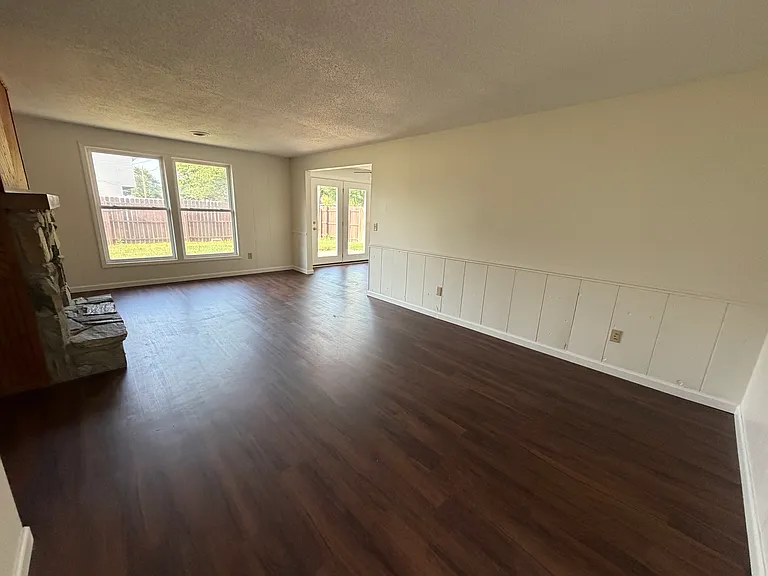 100 Willow Way — Photo 4