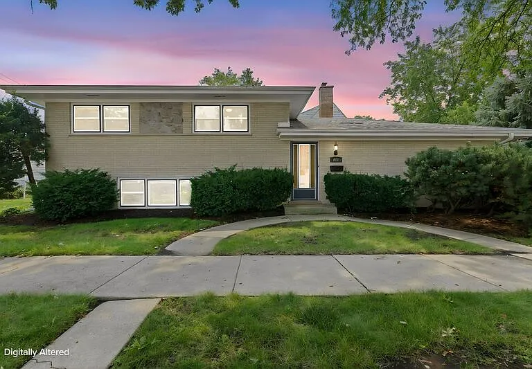 4201 Prairie Ave — Photo 1