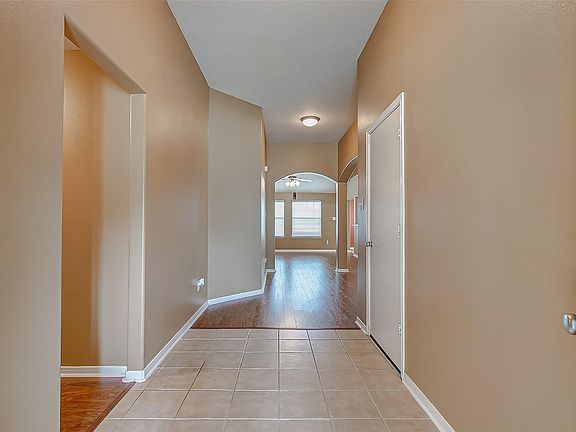 4th image of 3621 Mahogany Trl
