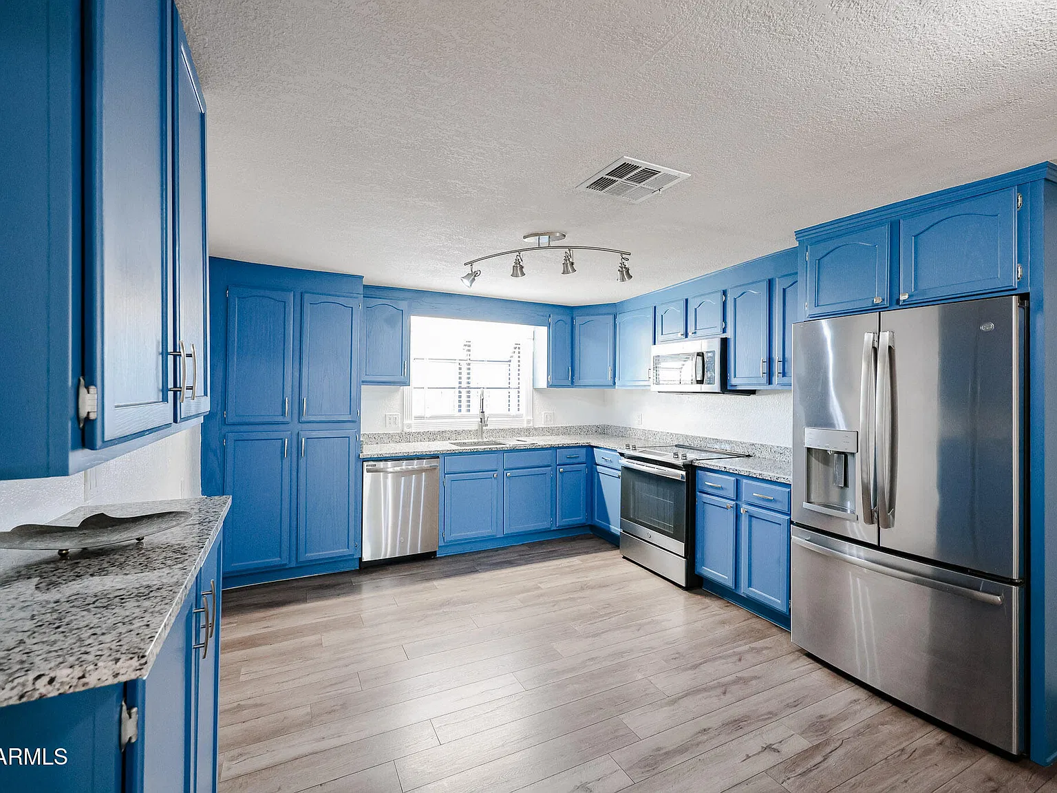 4 bed, 2.0 bath, 1516 sqft, $2,395 — Photo 1