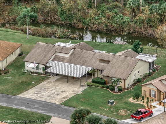 3rd image of 52 Jasmine St