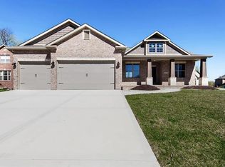 2056 Grandview Dr, Saint Jacob, IL