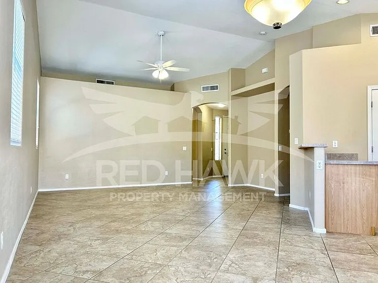 6660 E Roland St — Photo 6