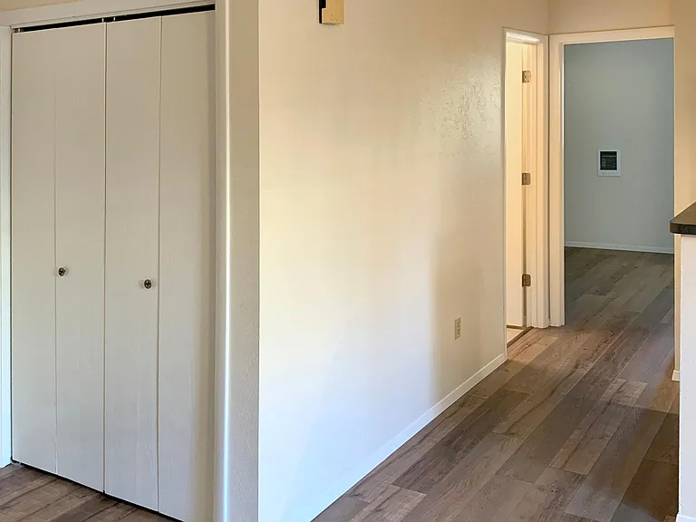 2310 Benton Ave — Photo 10