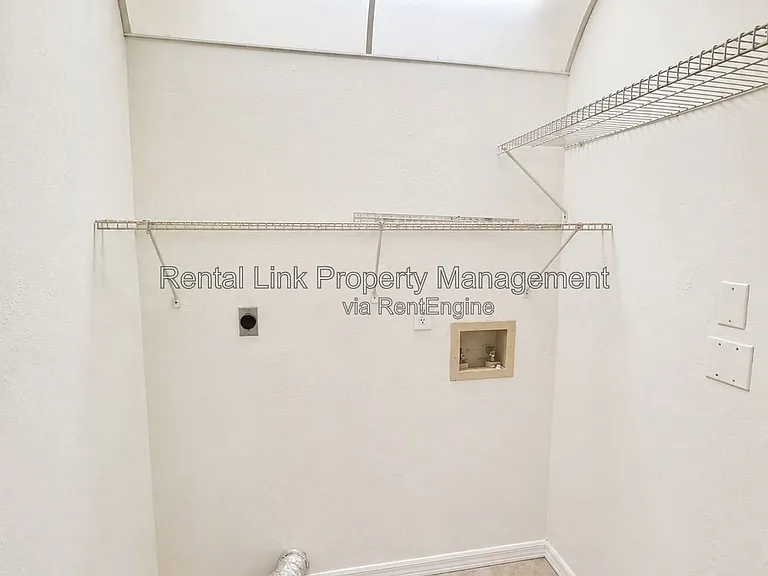 320 SW 3rd Pl #3 — Photo 23
