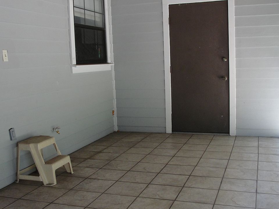 2nd image of 14838 Winding Creek Ct