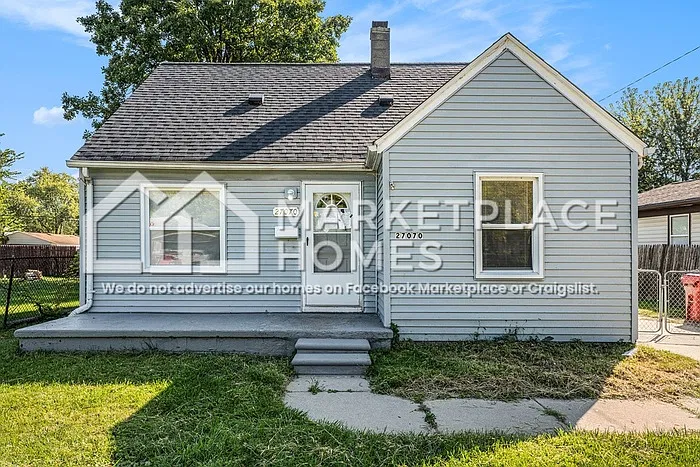 3 bed, 1.0 bath, 1140 sqft, $1,495 — Photo 1