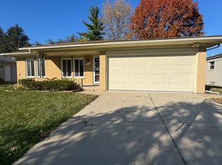 5579 Chadbourne Dr, Sterling Heights, MI 48310