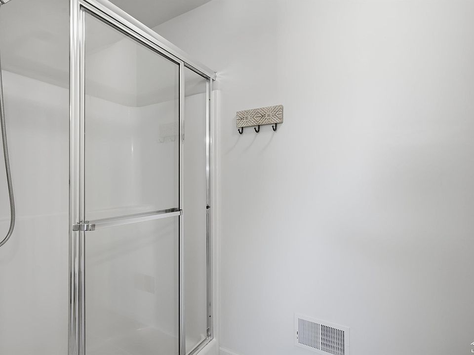 41668 Steinbeck Gln, photo 28