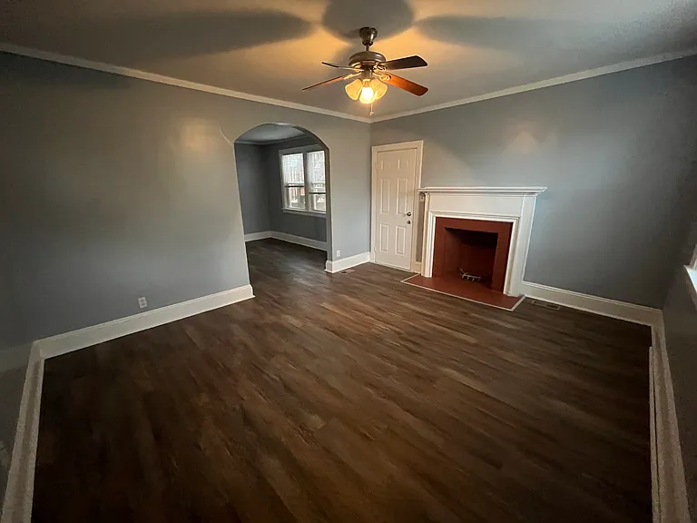 2117 Kent St — Photo 2