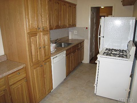 2nd image of 174-17 Jewel Ave