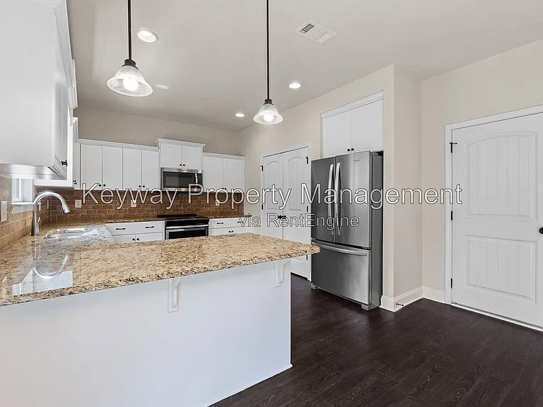 135 Beallwood Dr — Photo 10