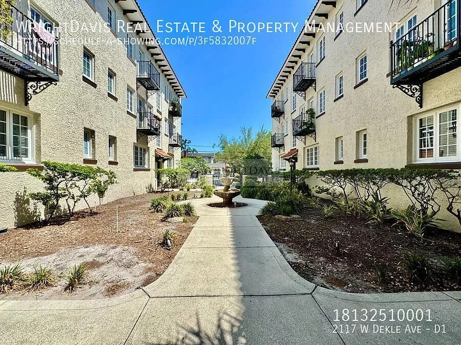 Charming 1/1 Condo in Hyde Park — Photo 2
