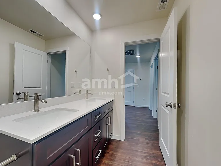 1496 N Garnet Creek Ave — Photo 15