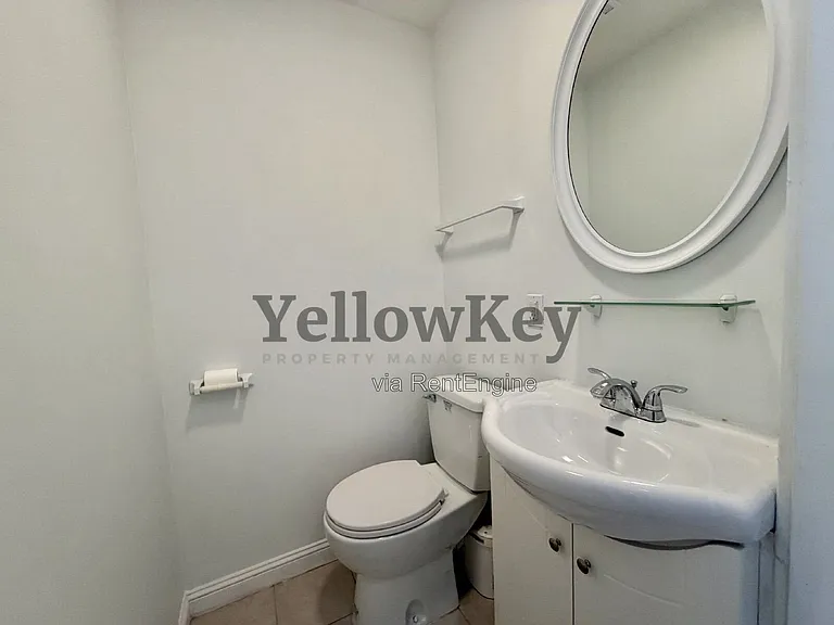 104 S Myrtle Ave — Photo 6