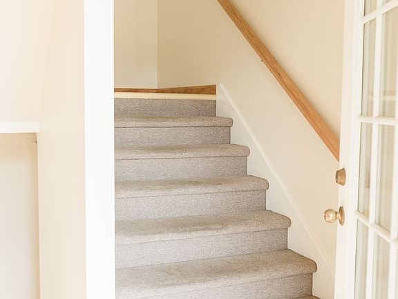 5th image of 353 College Ave Floor 1