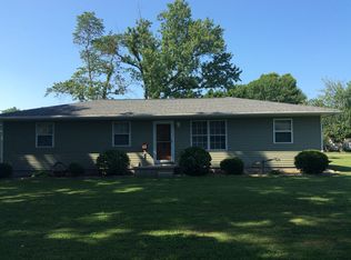 1316 Poplar St, Mount Carmel, IL 62863