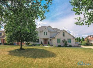 363 Wolf Creek Ct, Northwood, OH 43619