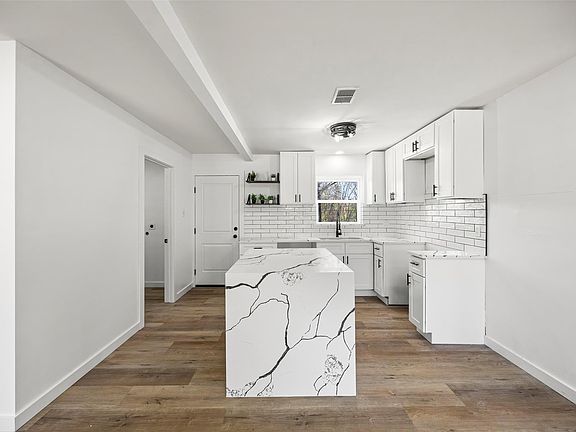 5th image of 1905 Concord Rd