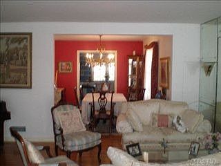 5th image of 142 Nassau St